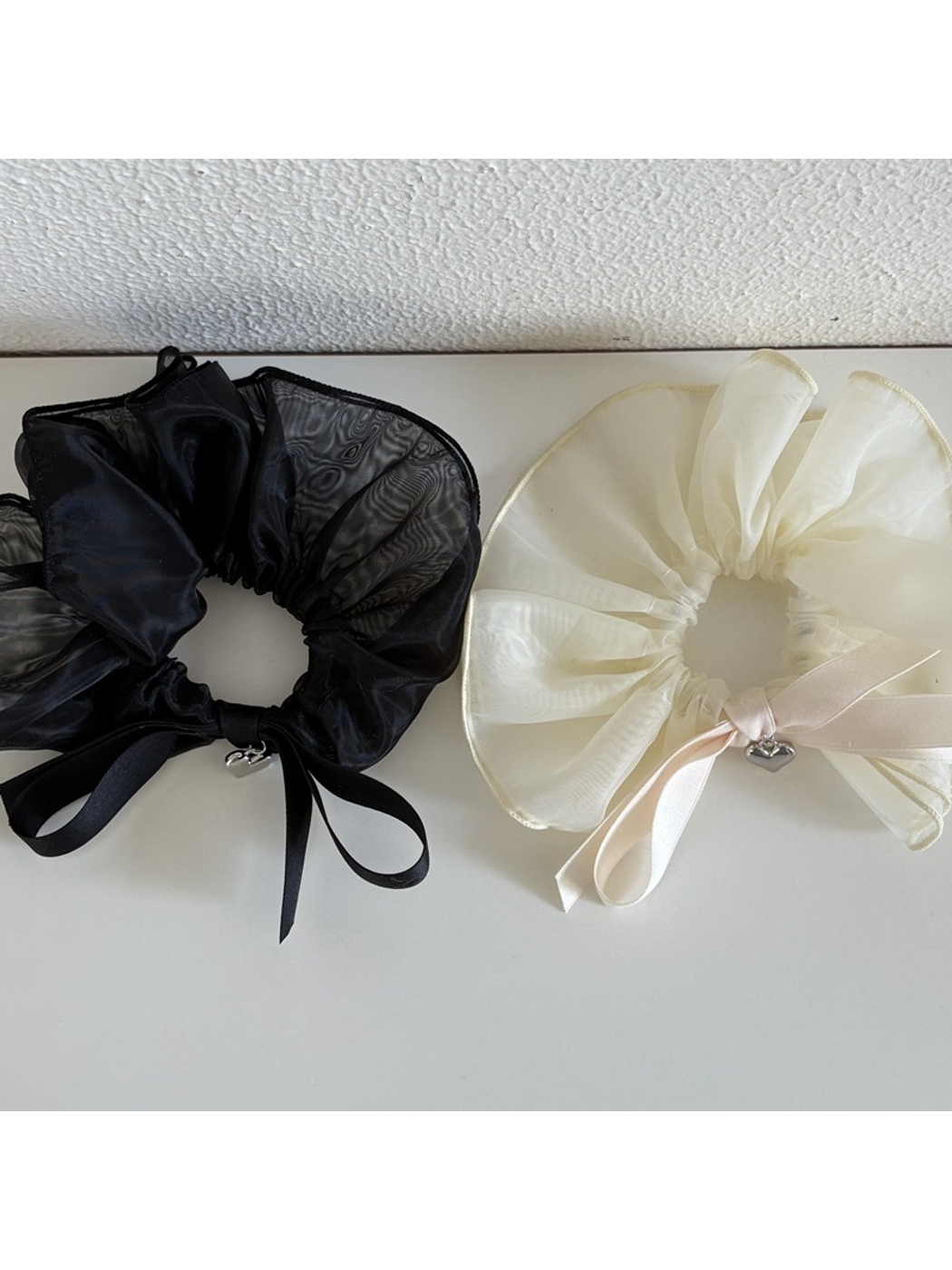 Gifty - Polyester Bow Heart Pendant Hair Scrunchie