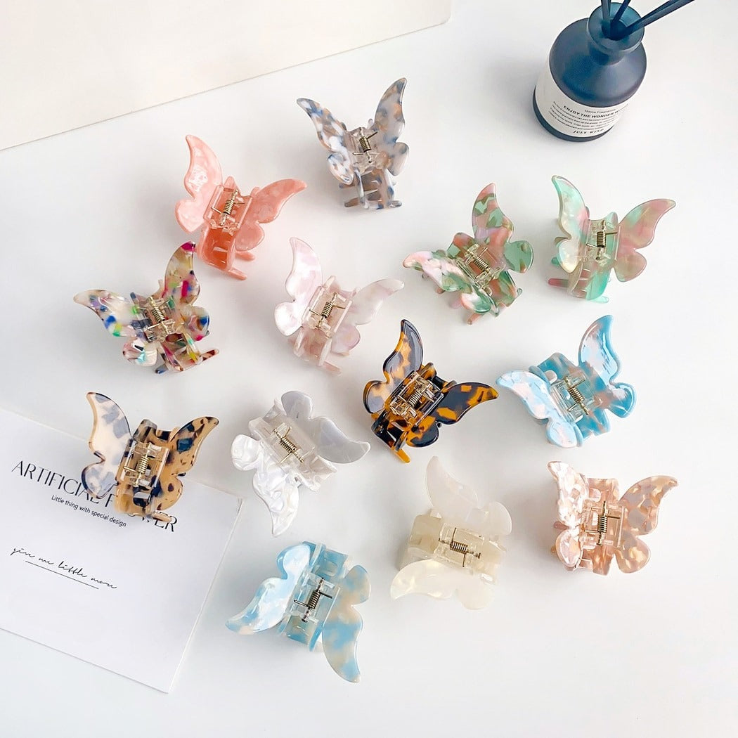 Beau - Simple Butterfly Shaped Claw Clip