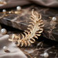 Brovia - Feather Rhinestone Alloy Elegant Brooch Pin