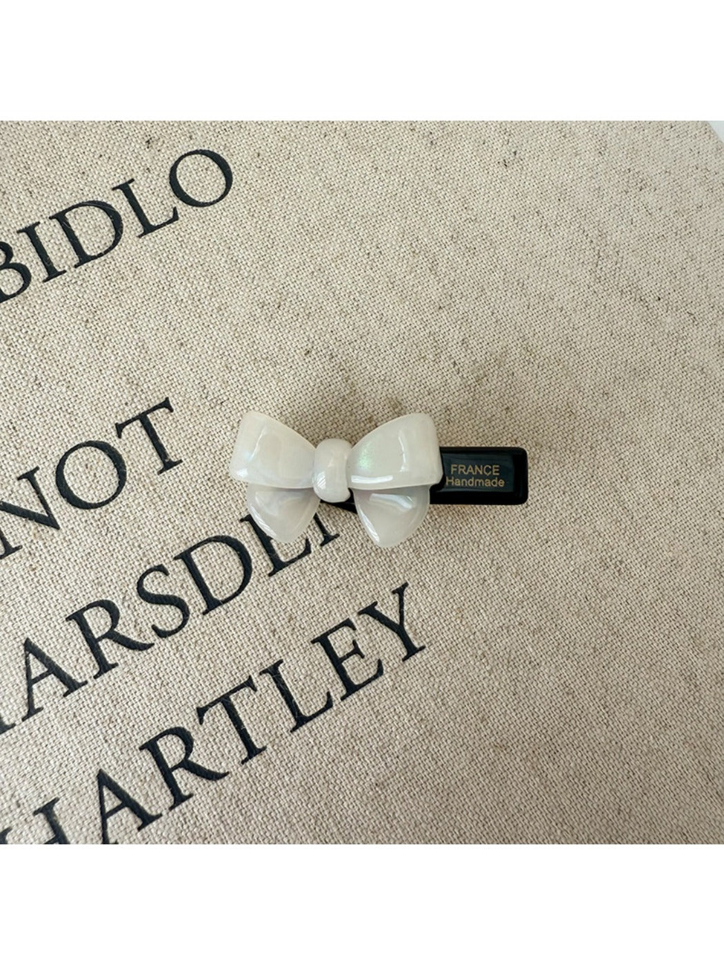 Beau - Trendy Bow Hair Clip