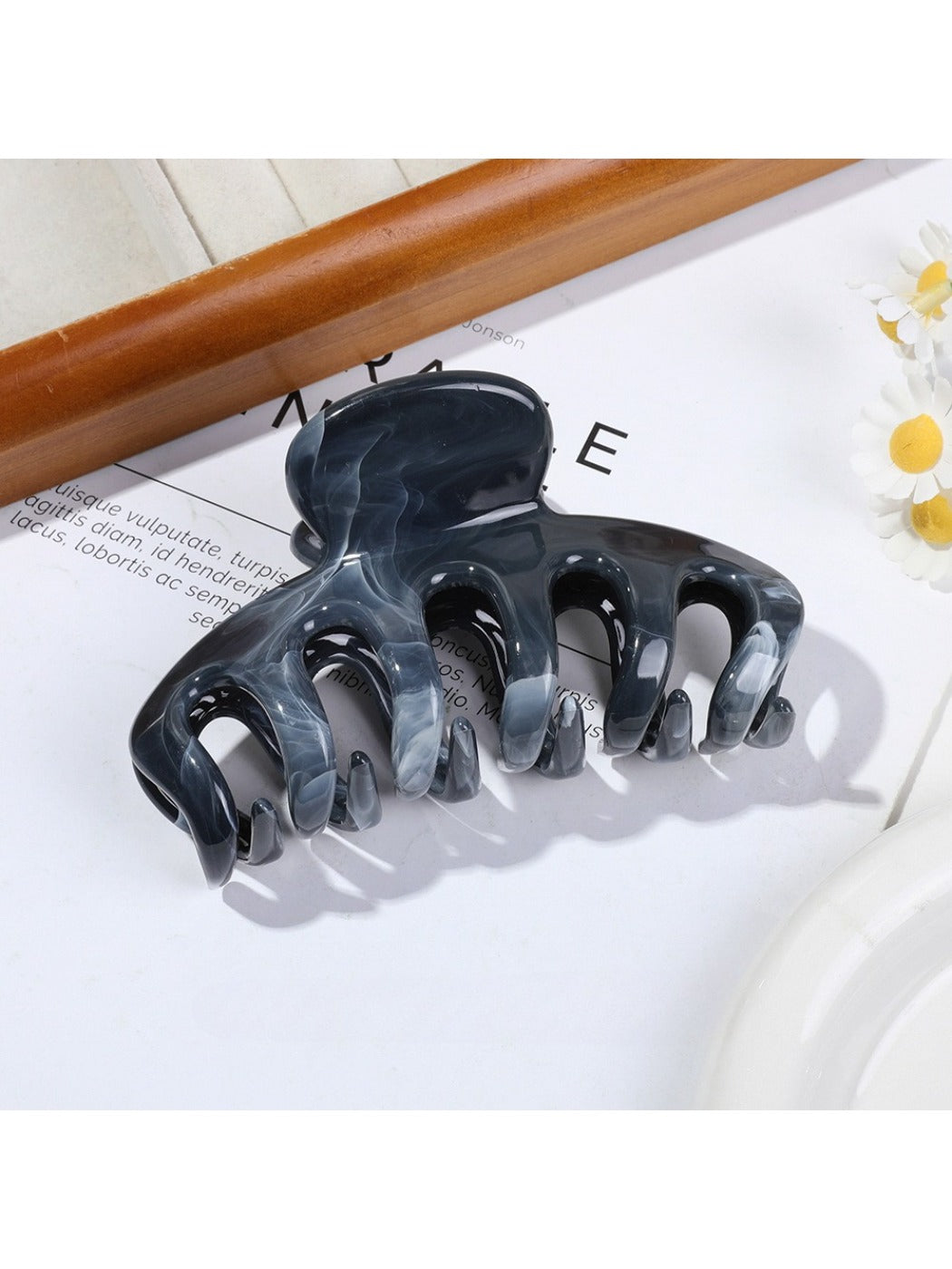 Beau - Marble Pumpkin Shaped Hair Claw Clip
