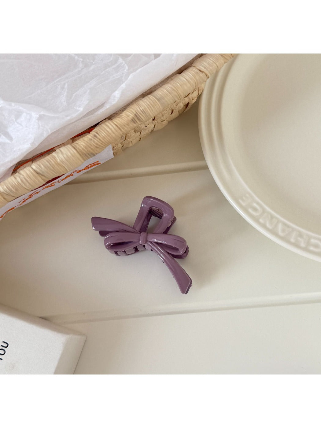 Beau - Glossy Bow Shape Plastic Claw Clip