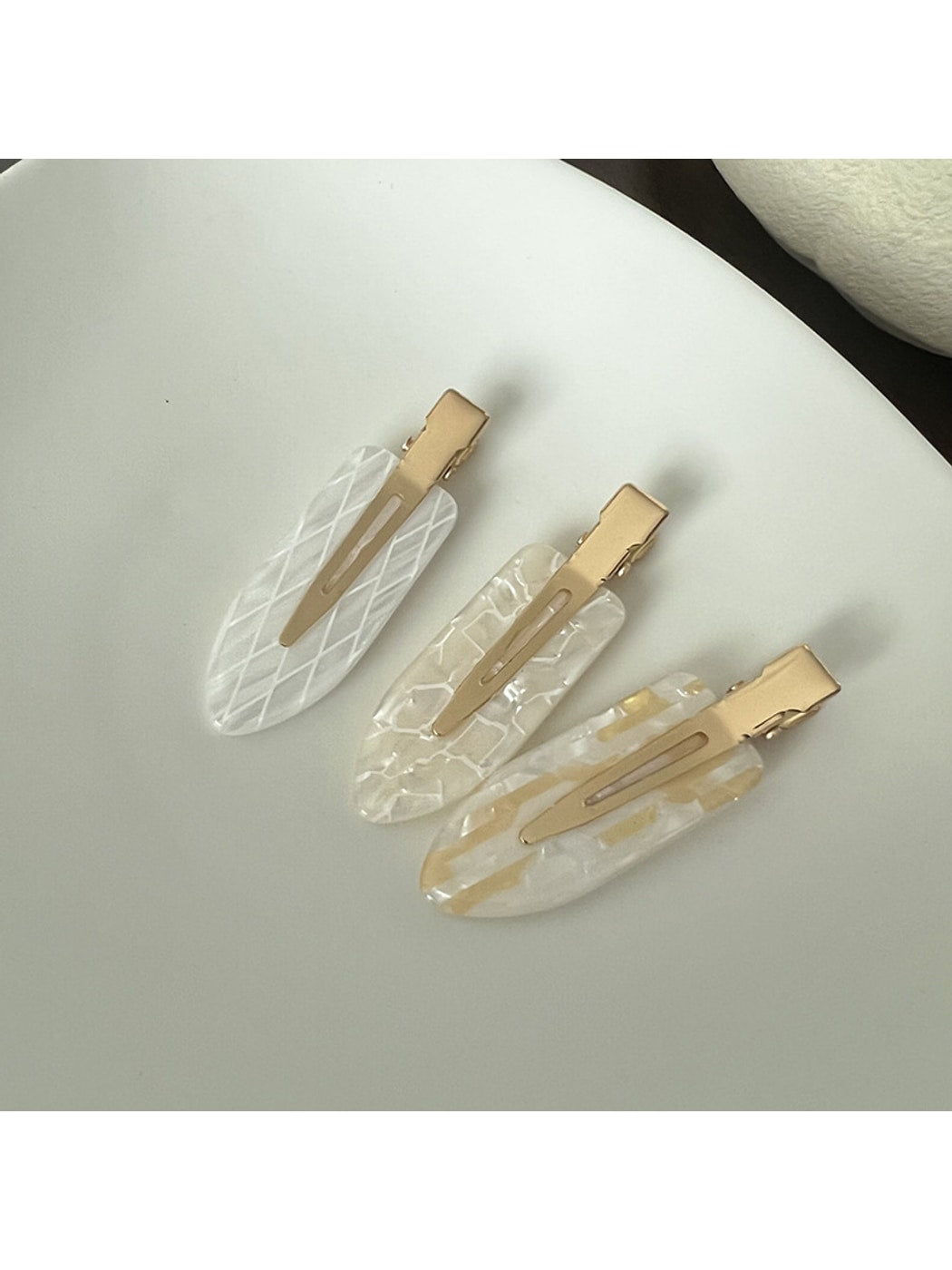 Beau - Geometric Acetate Side Bangs Styling Hair Clip