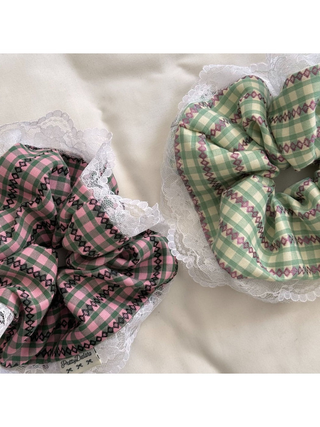 Gifty - Lace Scrunchie Hair Tie