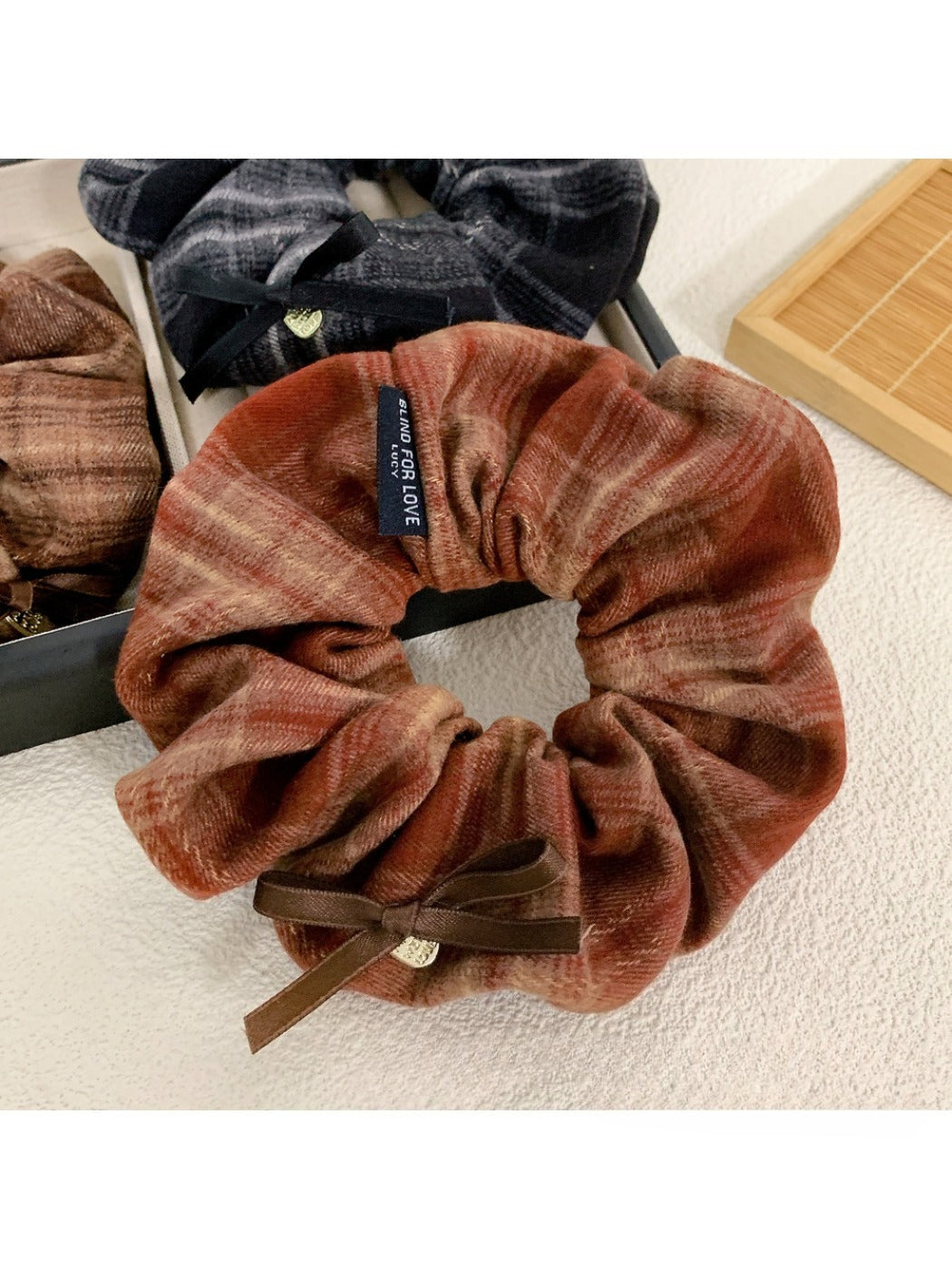 Gifty - Vintage Scholar Style Scrunchie