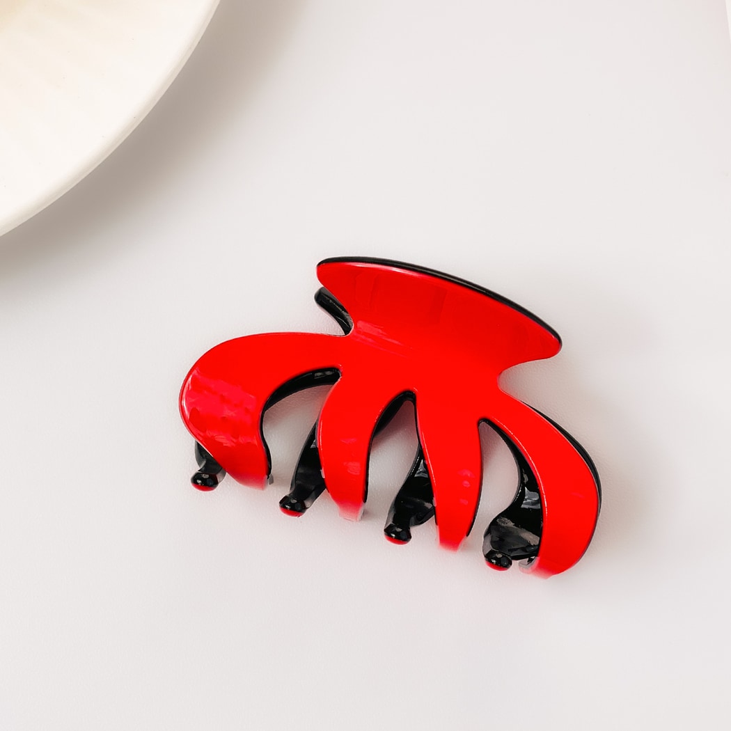 Beau - Glossy Geometric Openwork Claw Clip