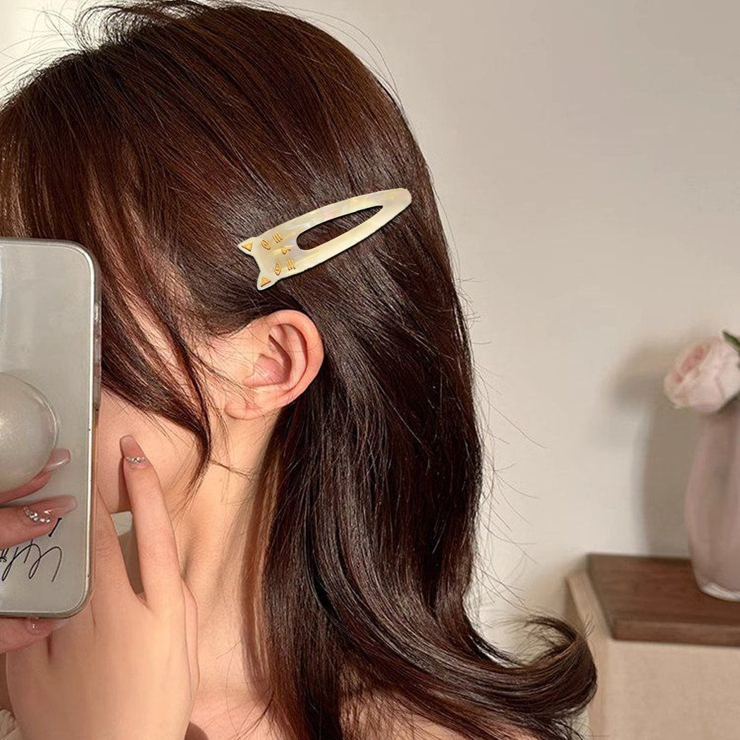 Beau - Glossy Printed Cat Detail Hair Clip Set