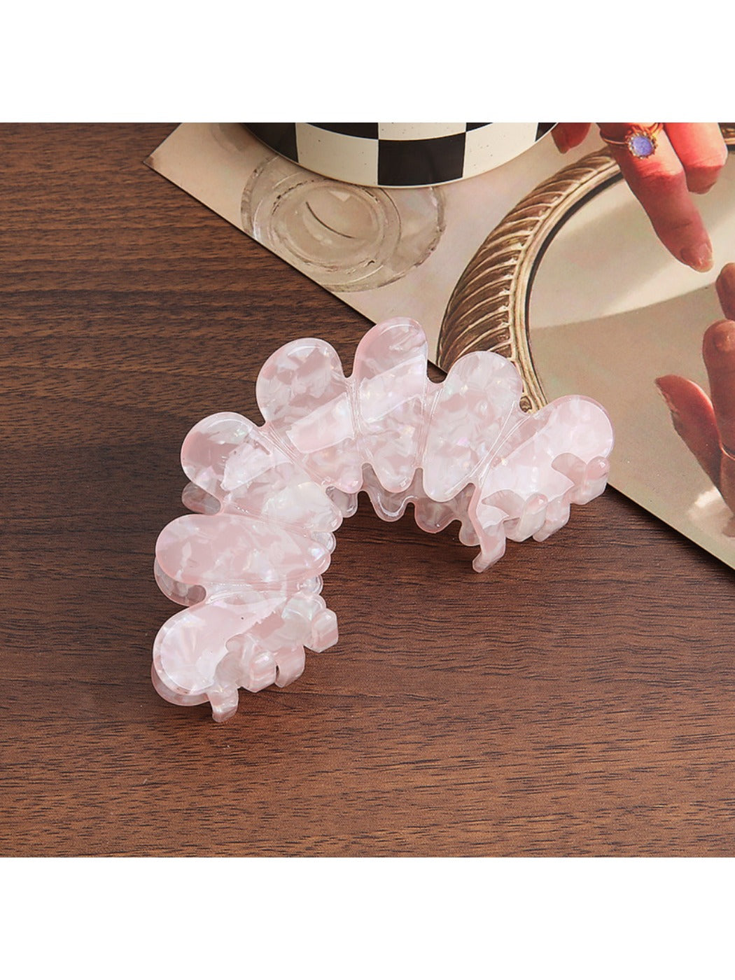 Beau - Petal Shaped Claw Clip
