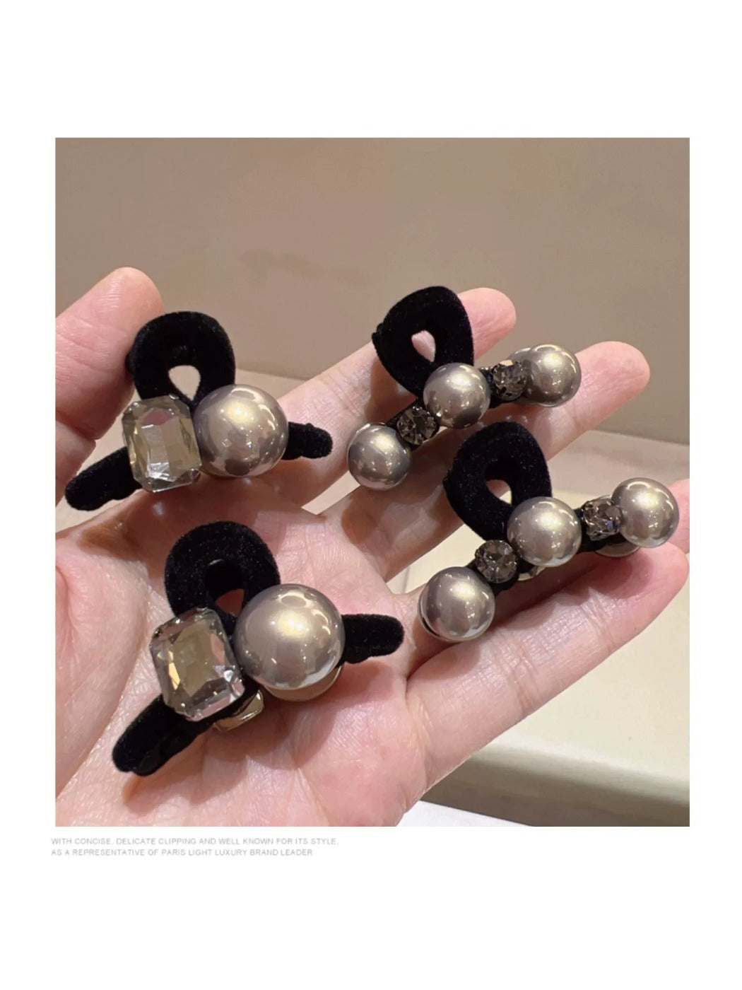 Beau - Simple Fashion Ball Hair Clip