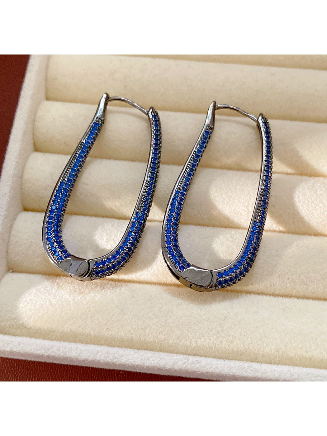 Earedge - Vintage Oval Rhinestone Geometric Earrings