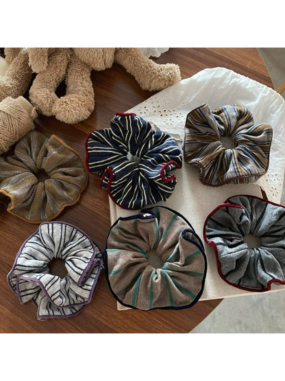 Gifty - Elegant Lazy Style Striped Scrunchie