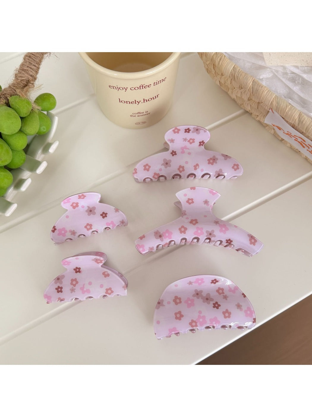 Beau - Floral Print Acrylic Hair Claw Clip