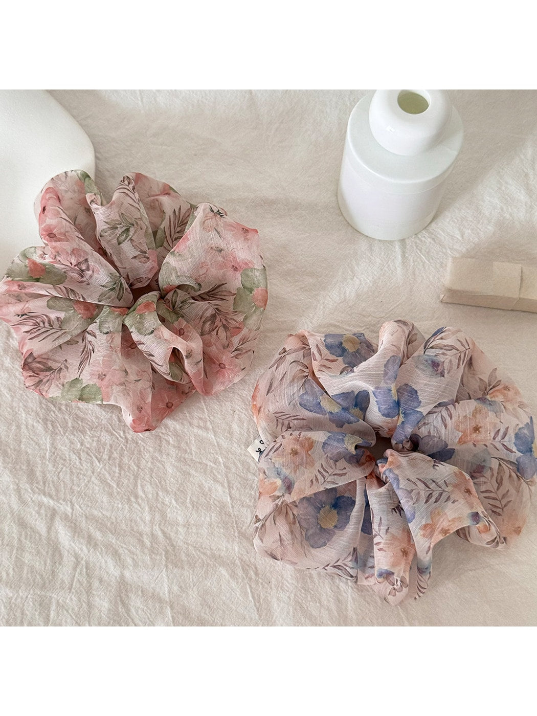 Gifty - Mesh Floral Print Polyester Scrunchie Hair Tie