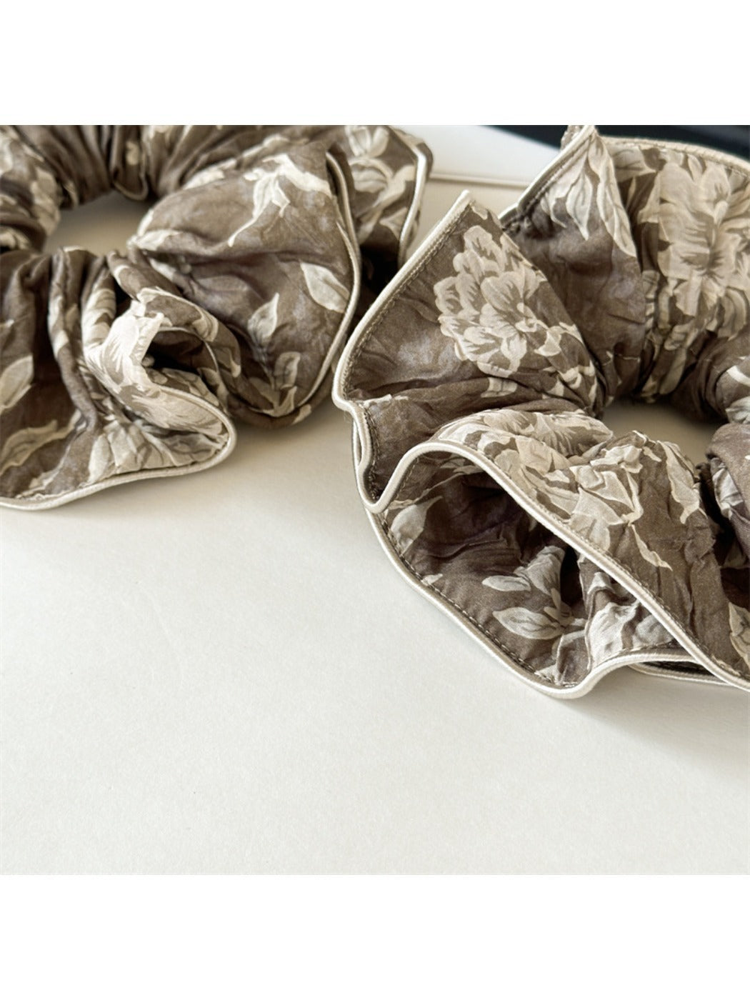 Gifty - Vintage Elegant Hair Ties