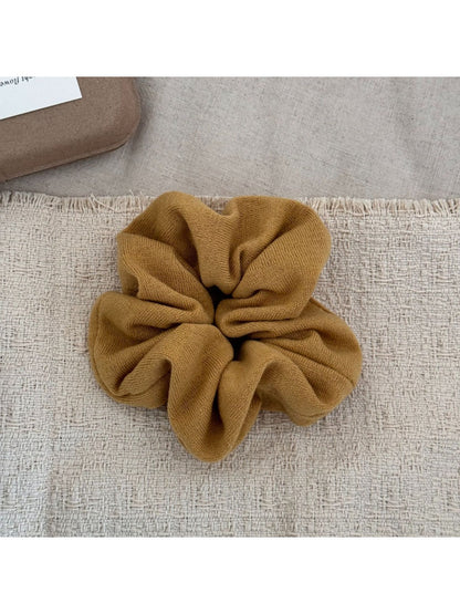 Gifty - Elegant Vintage Hair Scrunchie