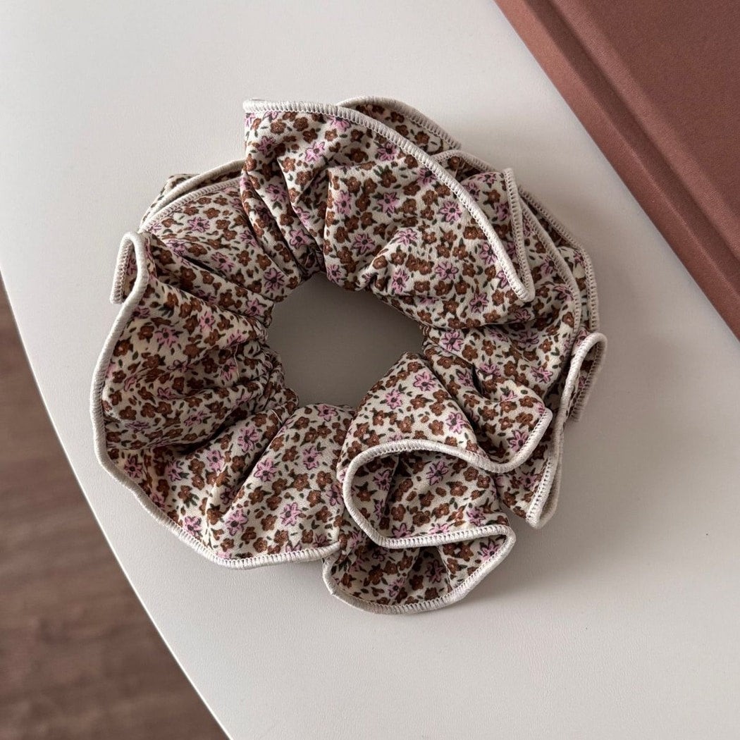 Gifty - Vintage Floral Double Edge Scrunchie