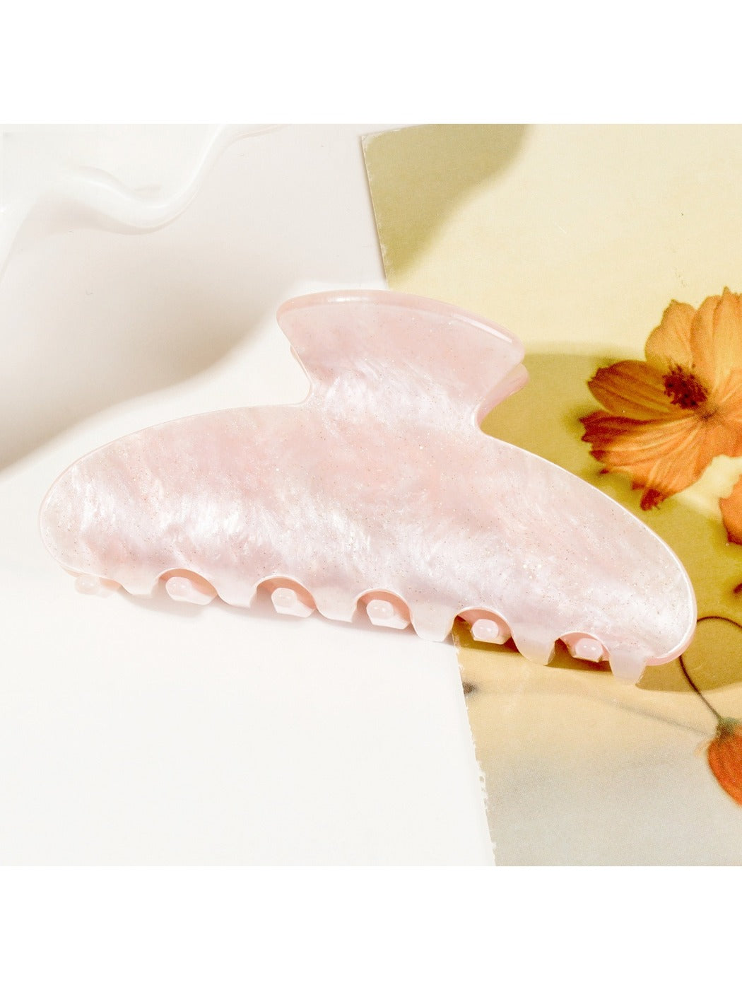 Beau - Trendy Acrylic Hair Clips