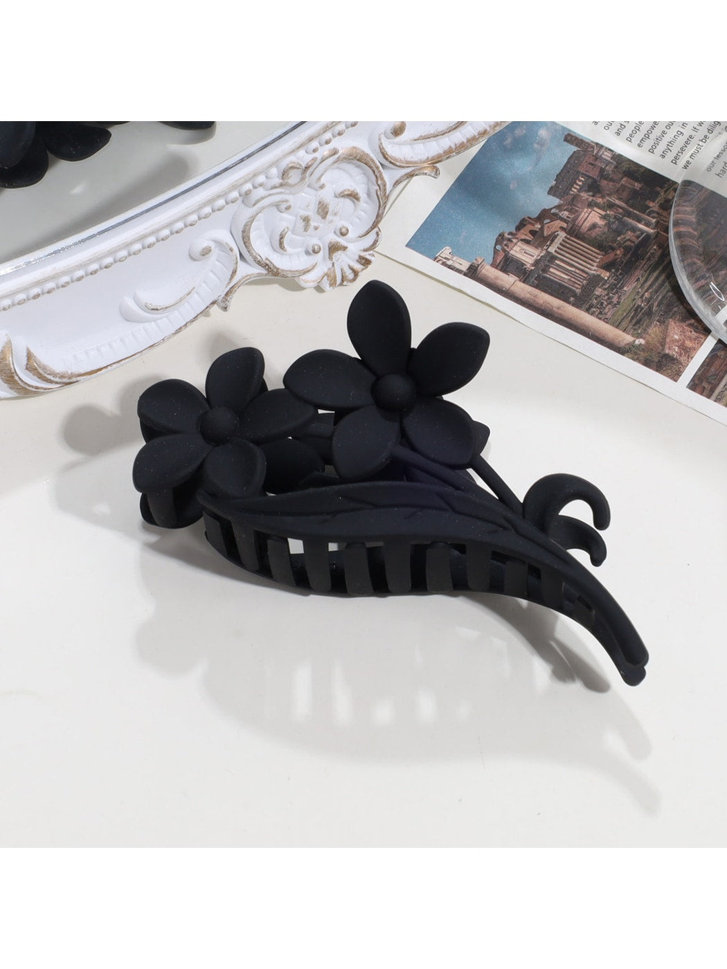 Beau - Matte Flower Design Plastic Alloy Claw Clip