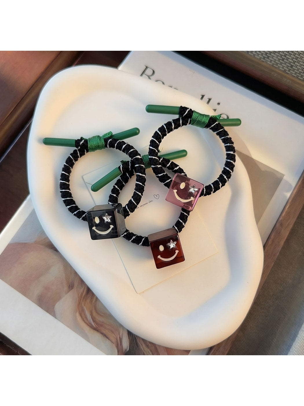 Gifty - Smiley Face Square Accent Elastic Hair Tie