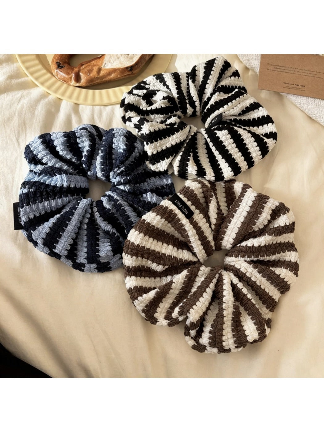 Gifty - Modern Color Blocked Striped Scrunchie