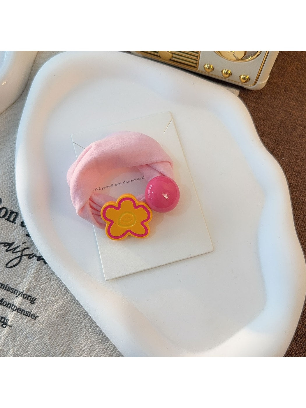 Gifty - Cute Strawberry Smiley Flower Decorative Hair Tie