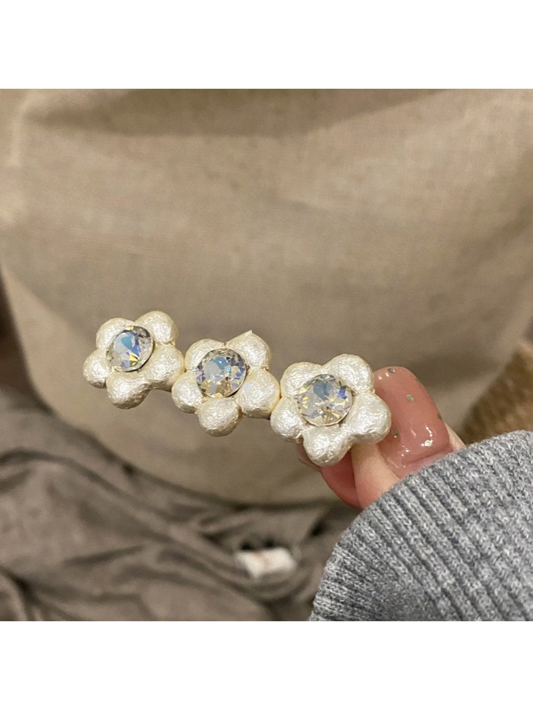Beau - Alloy Floral Decorative Side Hair Clip