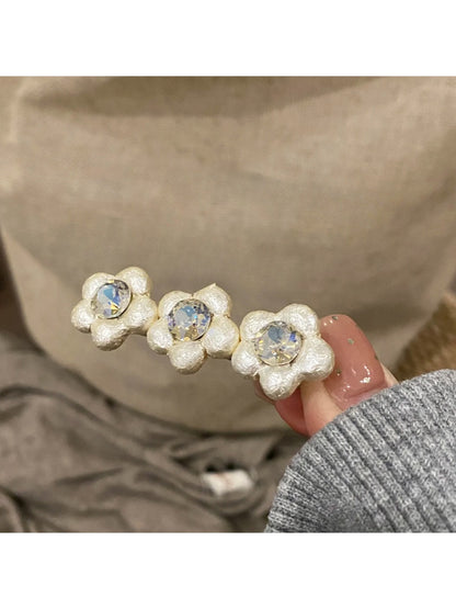 Beau - Alloy Floral Decorative Side Hair Clip