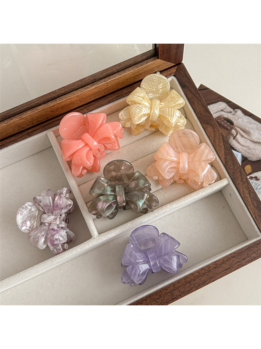 Beau - Glossy Bow Shape Acetate Fiber Claw Clip