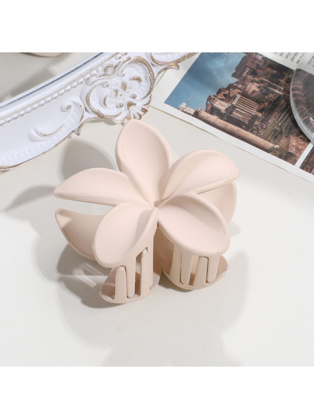 Beau - Matte Flower Design Plastic Alloy Claw Clip
