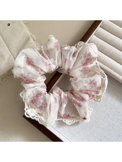 Gifty - Lace with Floral Print Scrunchie