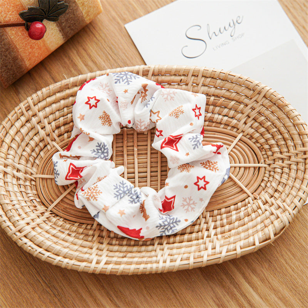 Gifty - Christmas Printed Scrunchie - Snowflake variant