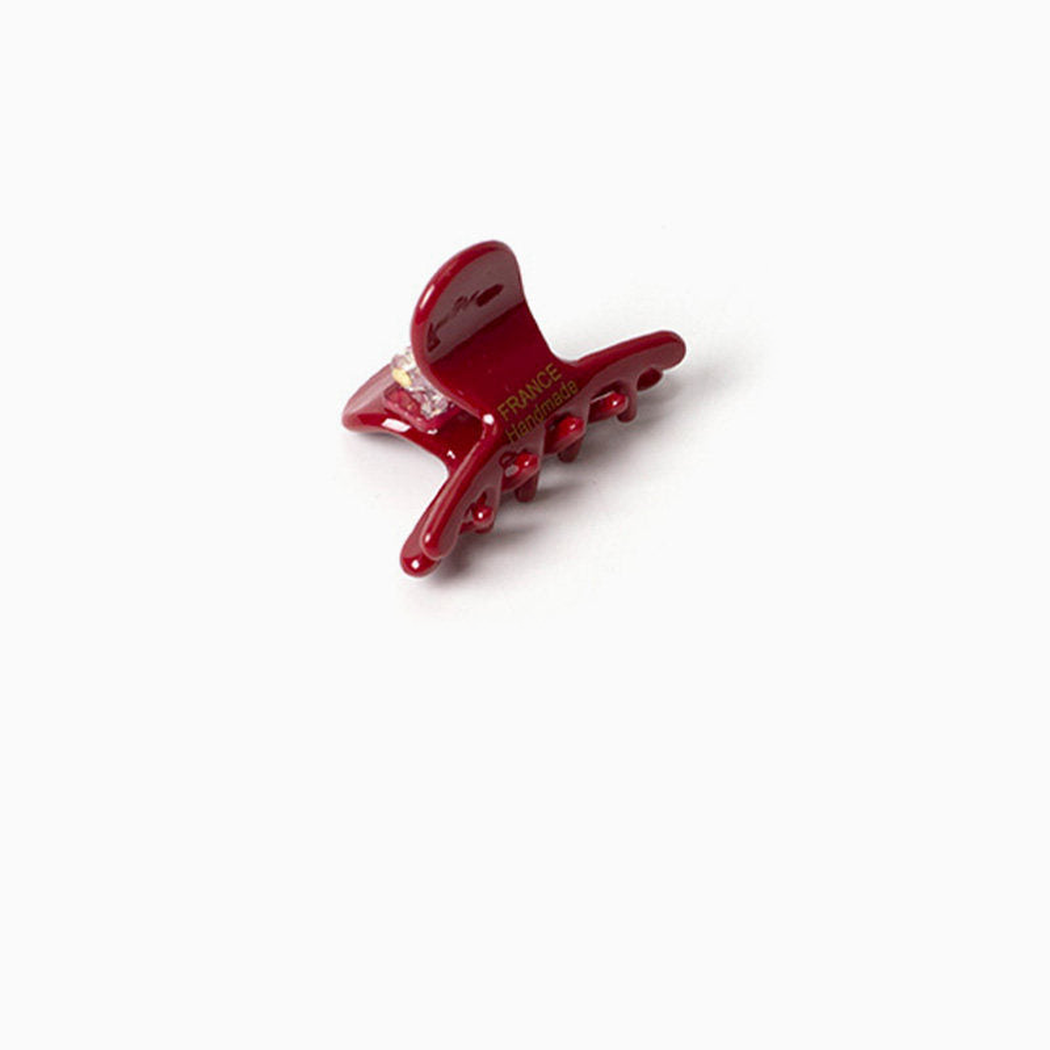 Red Beau - Marbled Mini Hair Claw on neutral background