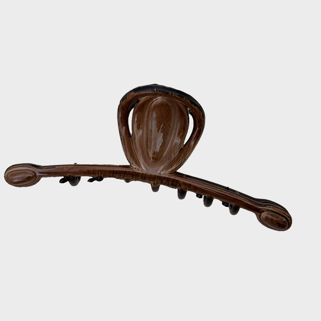 Coffee Beau - Caramel Loop Long Hair Claw on neutral background